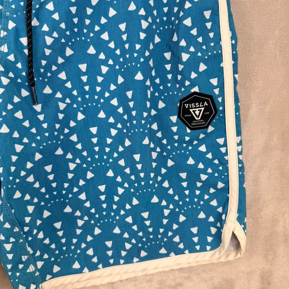 Vissla Mens Blue Teal Geometric Print Upcycled Coconut Board Short Size 32